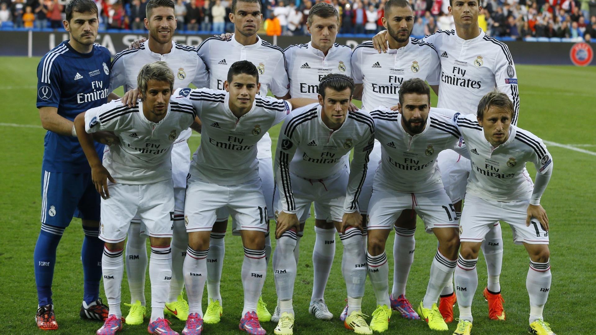 中立代表队B队员默契配合助力冲线